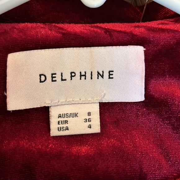RED STRETCH VELVET, Size 4, Delphine brand VINTAGE, as new, ‘Streamline Blazer’ - Picture 4 of 4
